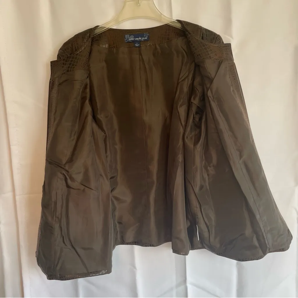 Susan Graver Brown Crocodile Pattern Jacket size L Zip Front 2 pocket - Image 5
