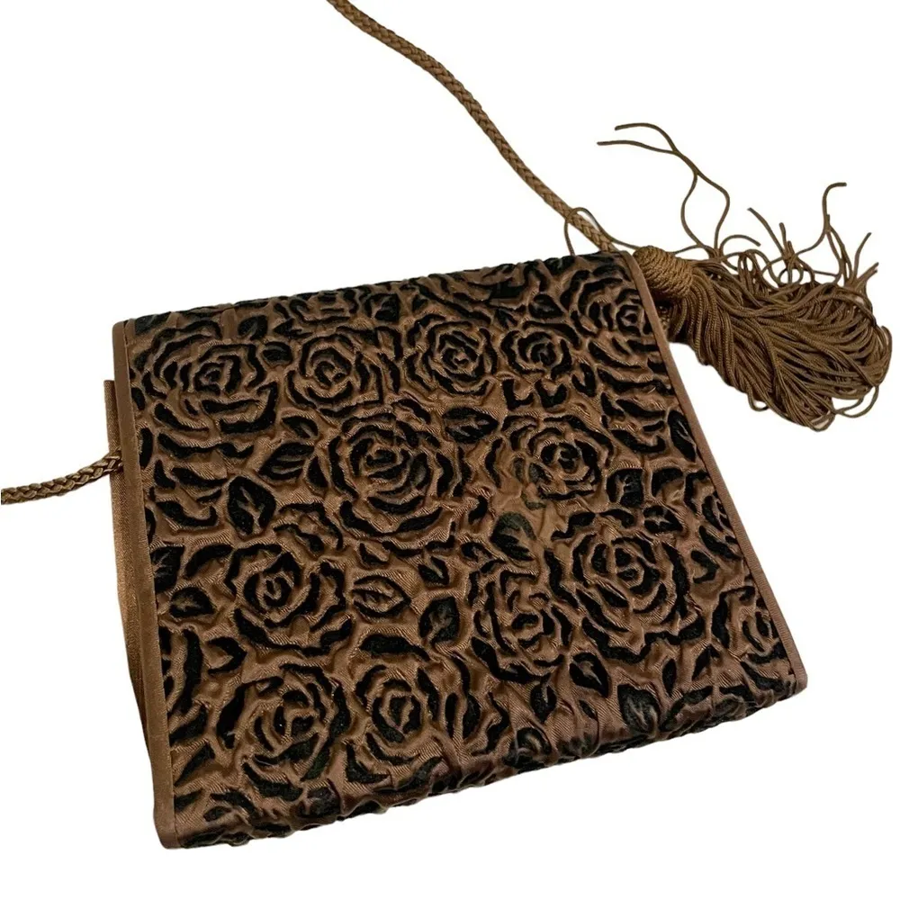 La Regale Vintage Small Formal Clutch With Strap- Floral Rose Textured Pattern - Image 7