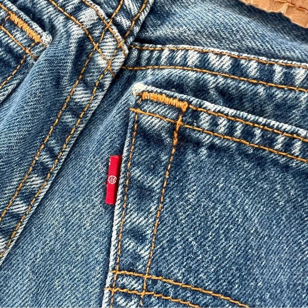 Vintage 80s Levi’s Women’s 501 button fly original fit straight leg jeans Size 5 - Image 7