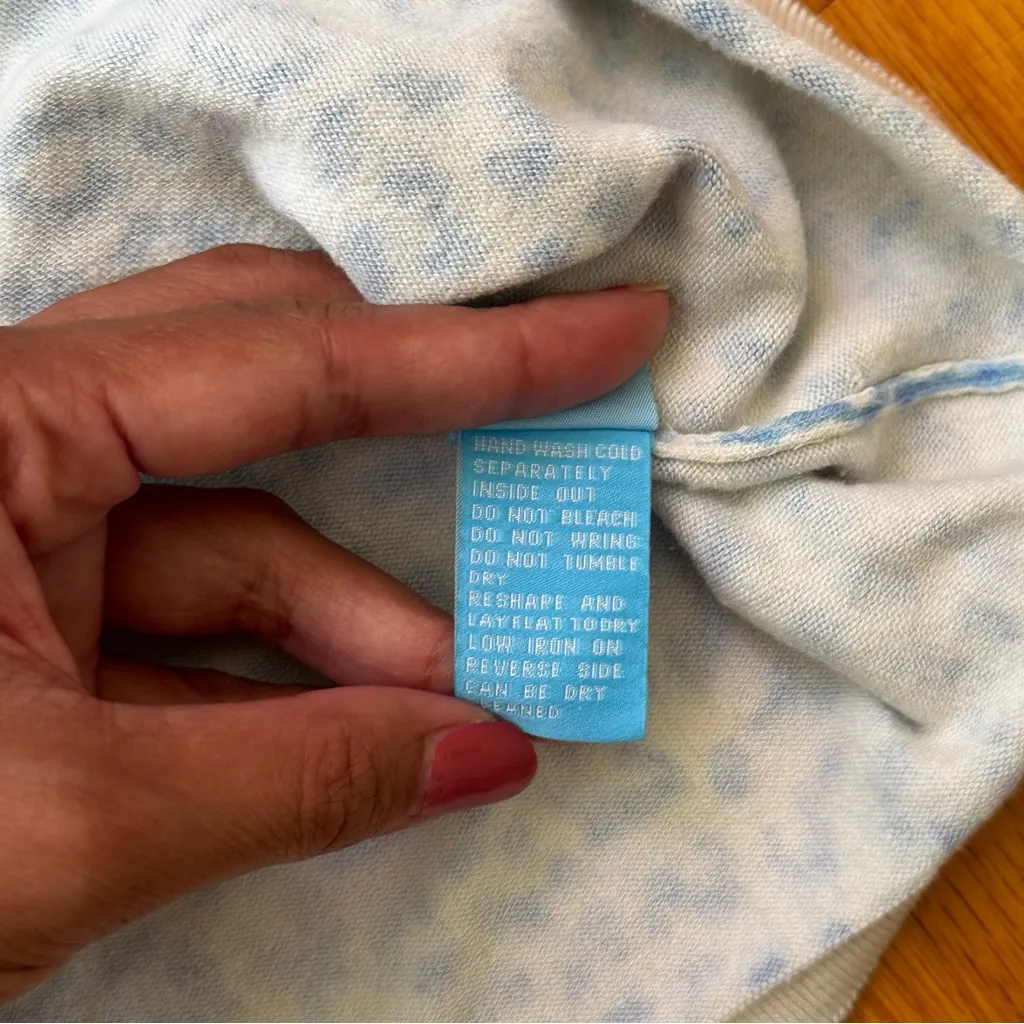 J. McLaughlin Women's Leopard Print Crewneck Top Long Sleeve Sweater Blue L GUC - Image 15