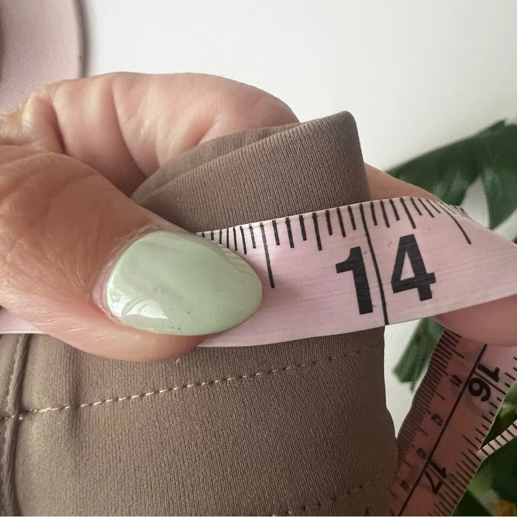 ARITZIA Babaton Weekender Pants High-waisted joggers Taupe‎ Women’s SIZE SMALL - Image 7