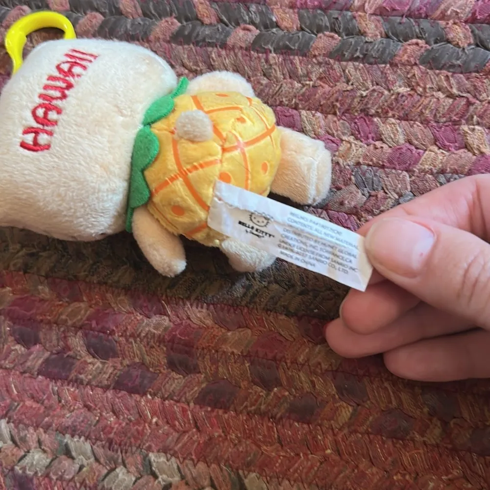 RETRO HELLO KITTY HAWAII PINEAPPLE BAG CHARM KEYCHAIN CLIP ON - Image 3