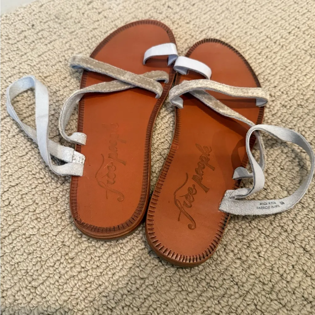 FREE PEOPLE Isle‎ Of Capri Sandals size 38 Velvet and Leather Combo - Image 6
