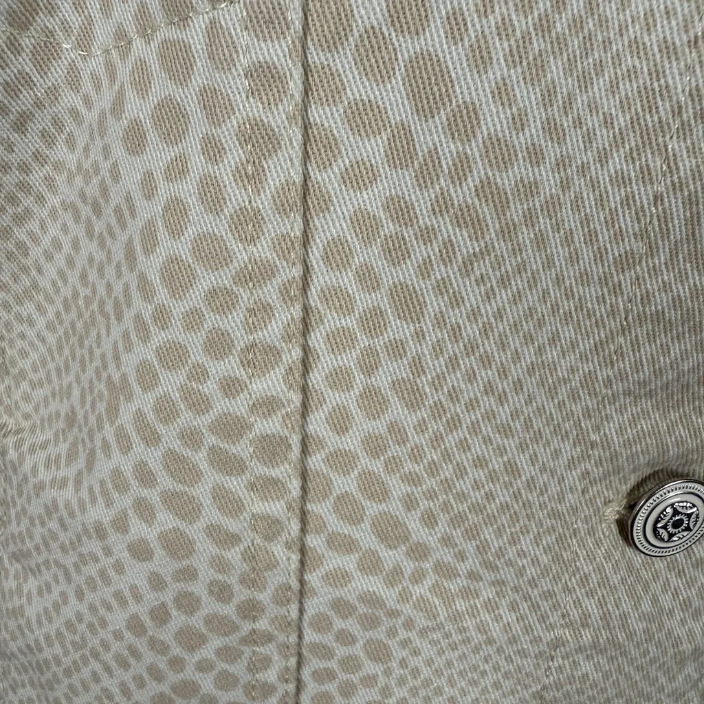 Denim & Company cream colored spotted collared 3/4 sleeve jacket size small - Image 9