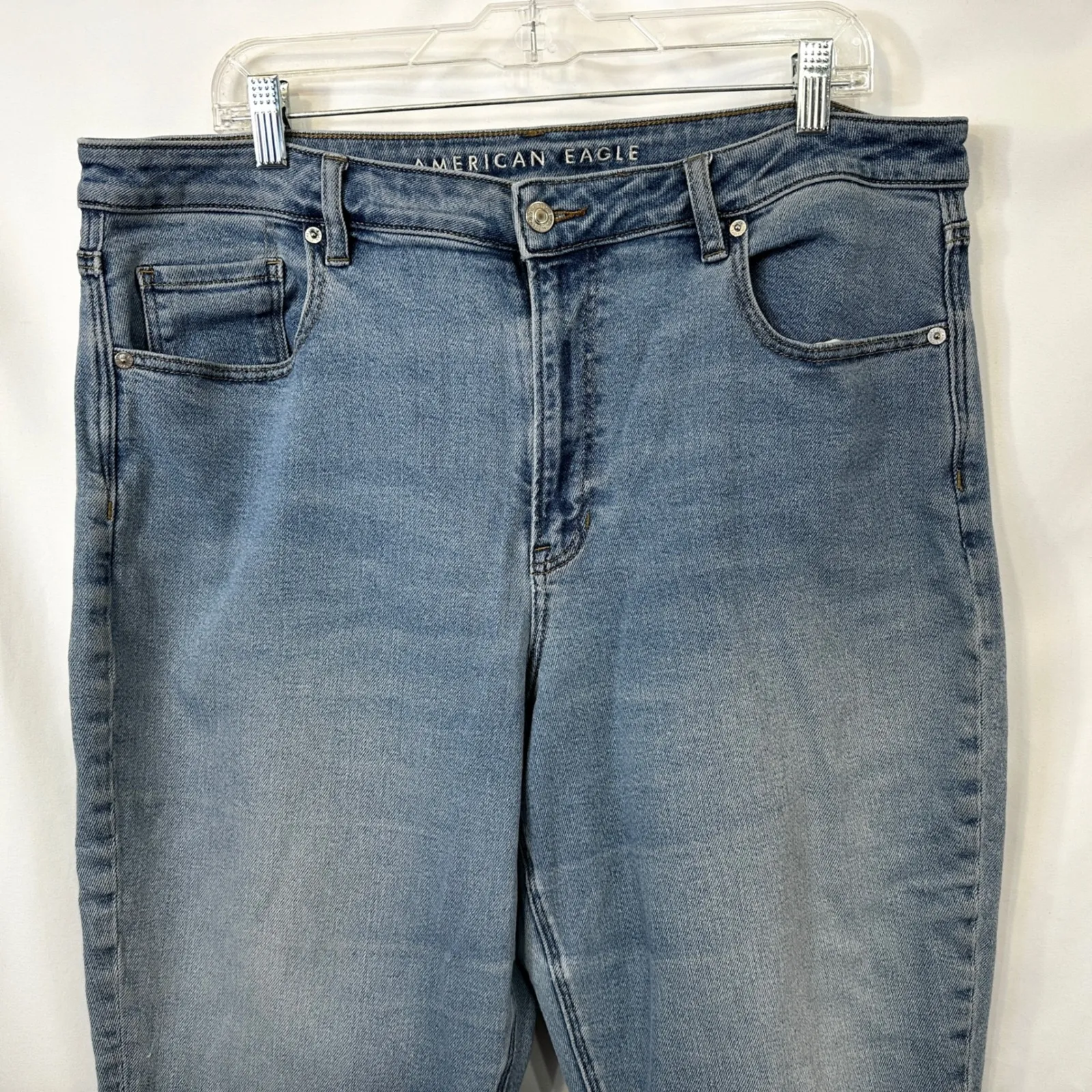 American Eagle Plus Size 18 Mom Jeans Light Wash Stretch High Rise Relaxed 834 - Image 6