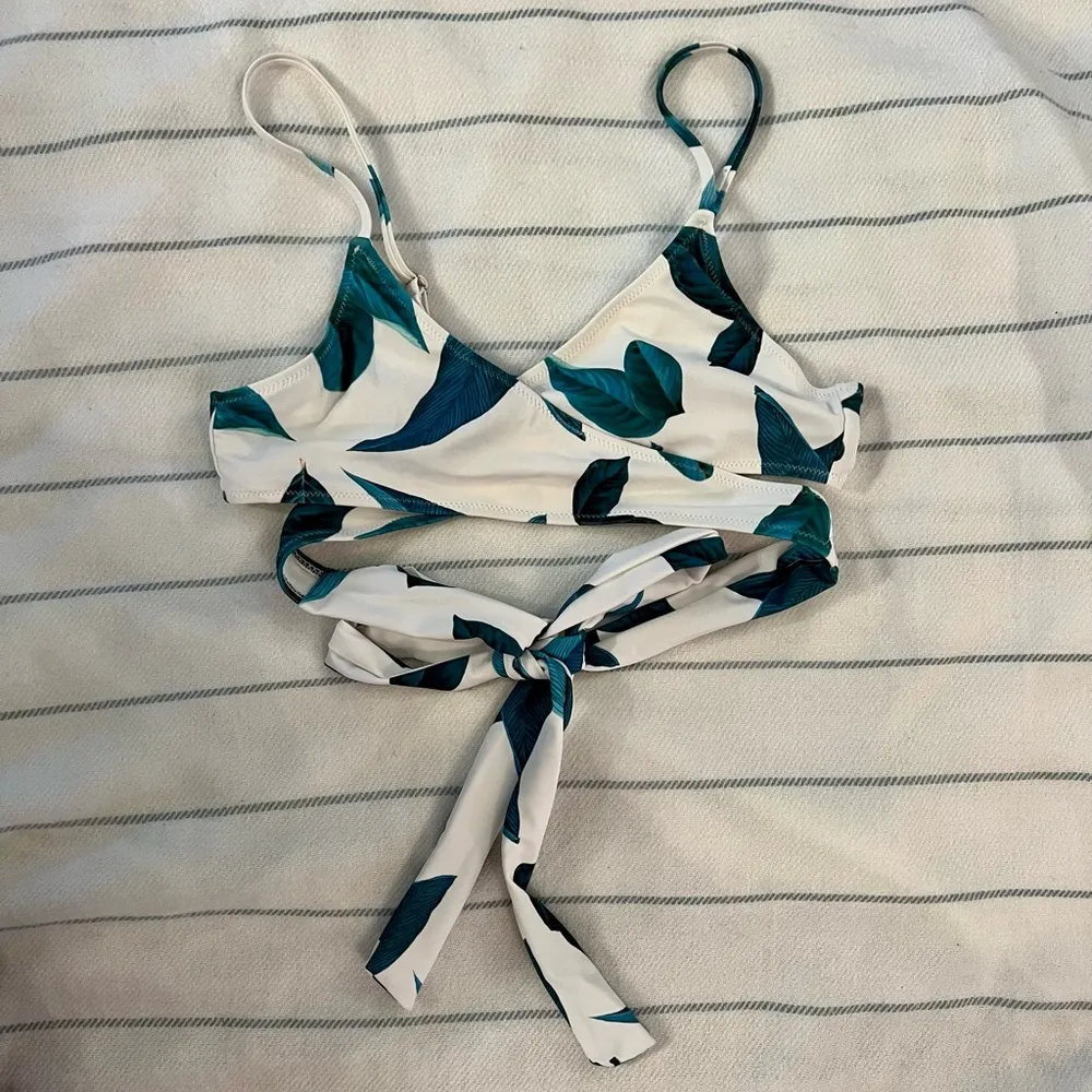 Leaf Print Wrap Tie Bikini Set - Image 8