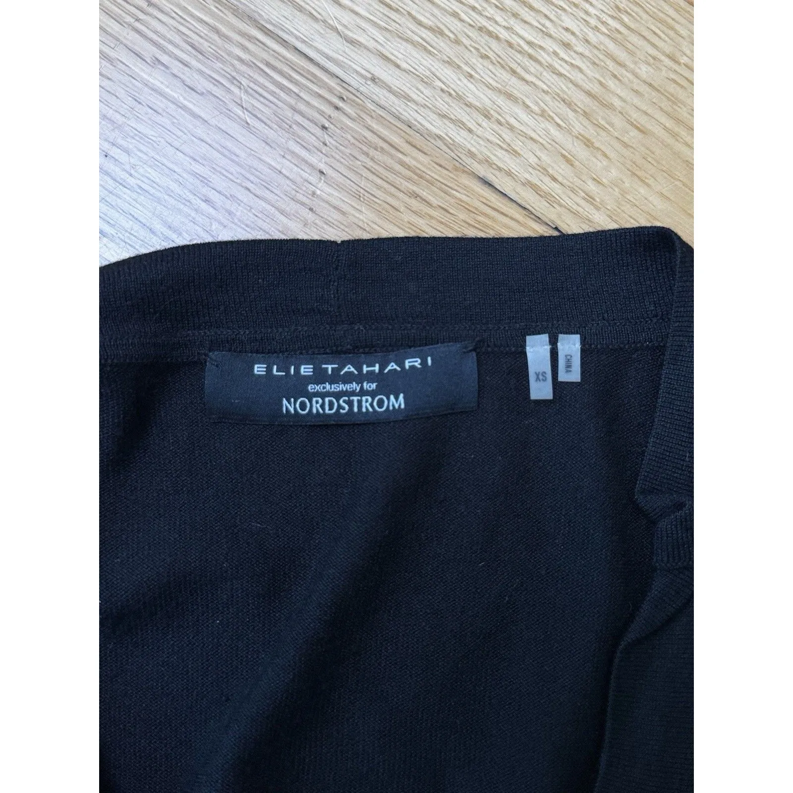 Elie Tahari Women's Silk Cashmere Ruffle Long Sleeve Button Black Cardigan XS - Image 5