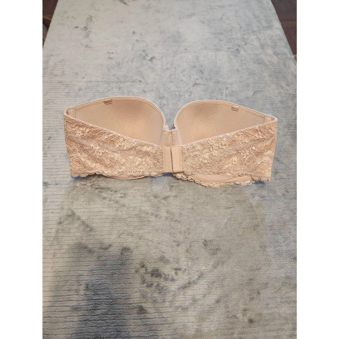 Victoria's Secret Very Sexy size 36D Beige Strapless Bra No Straps - Image 2