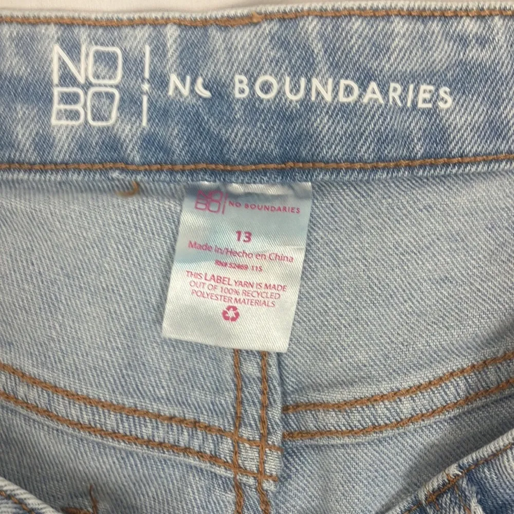 No Boundaries Light Blue Distressed Women's Jeans size 13 - Image 2