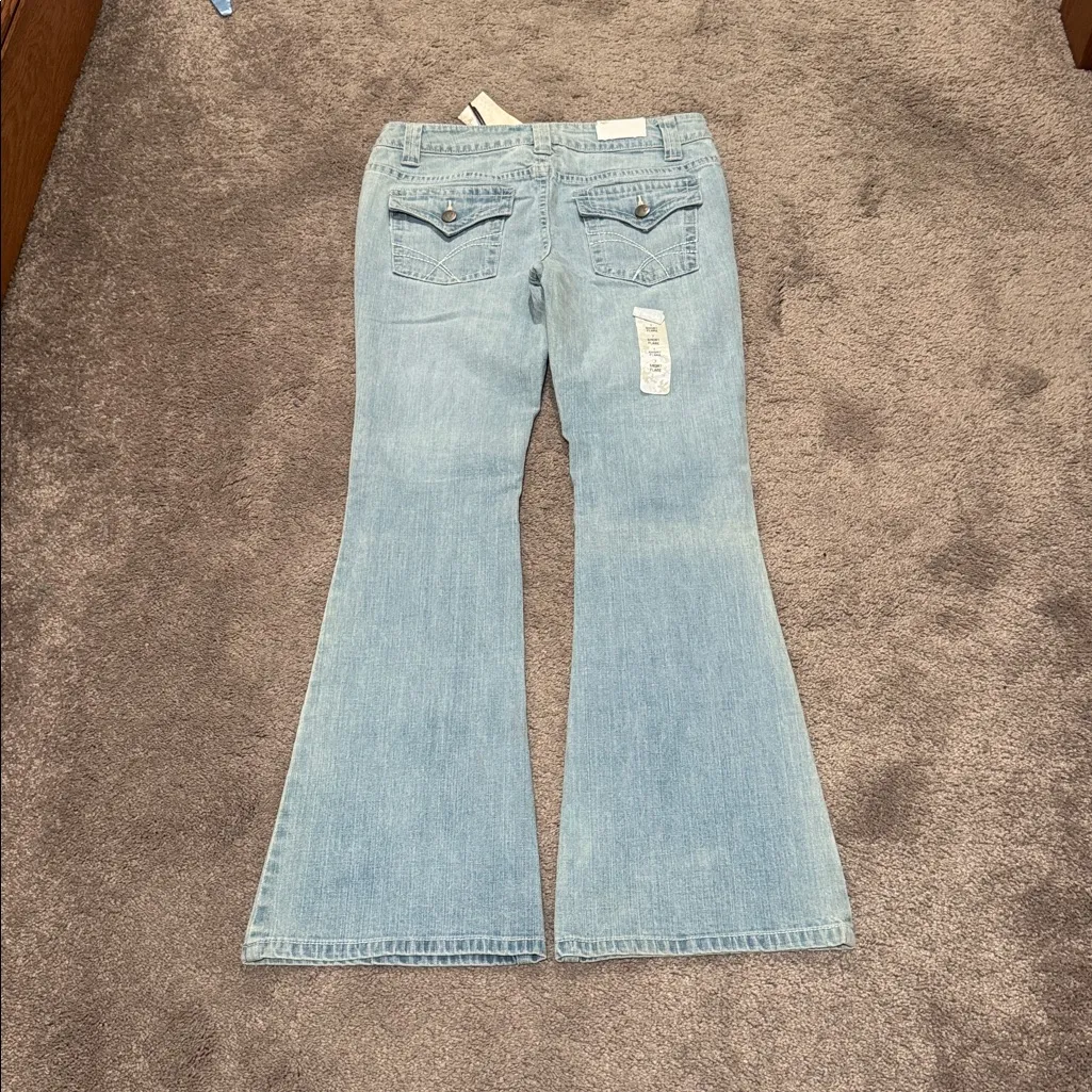 SO Low Rise Flare Leg Jeans SIZE 7 Short - Image 6
