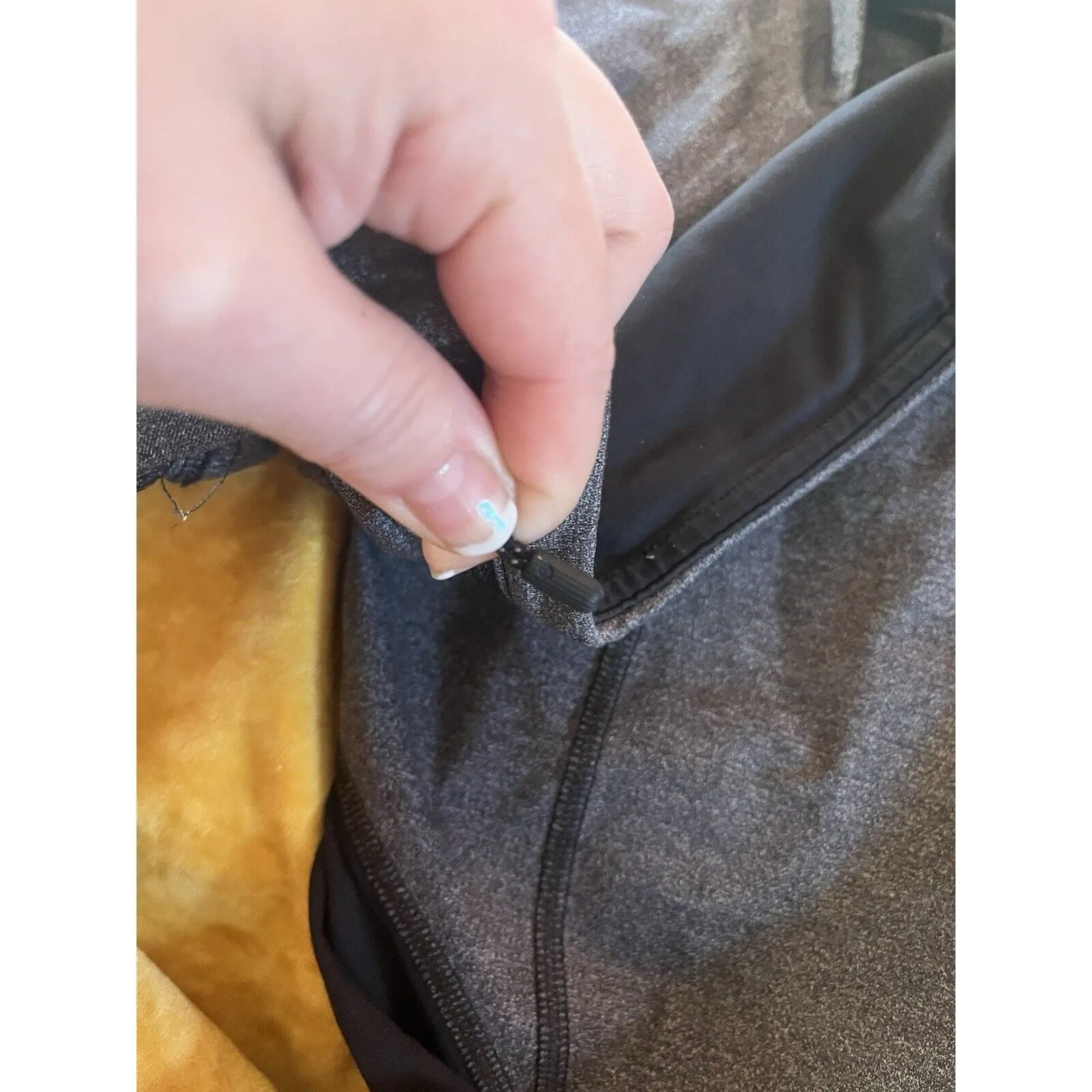 Lululemon Women's 6 Luxtreme Running Leggings Pants Gray Black 23’’ Zip Pocket - Image 10