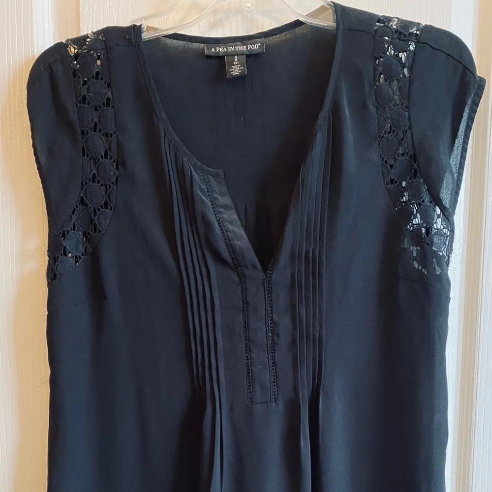 A Pea in the Pod Black Sleeveless Pleated Blouse - Image 6