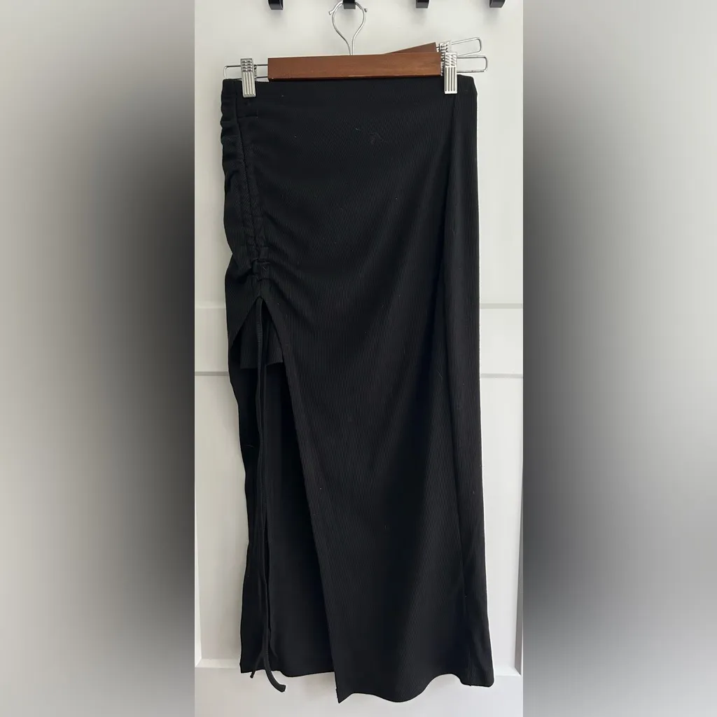 Black SOLID RUCHED WAIST TIE SPLIT LONG SKIRT Midi women size medium - Image 2