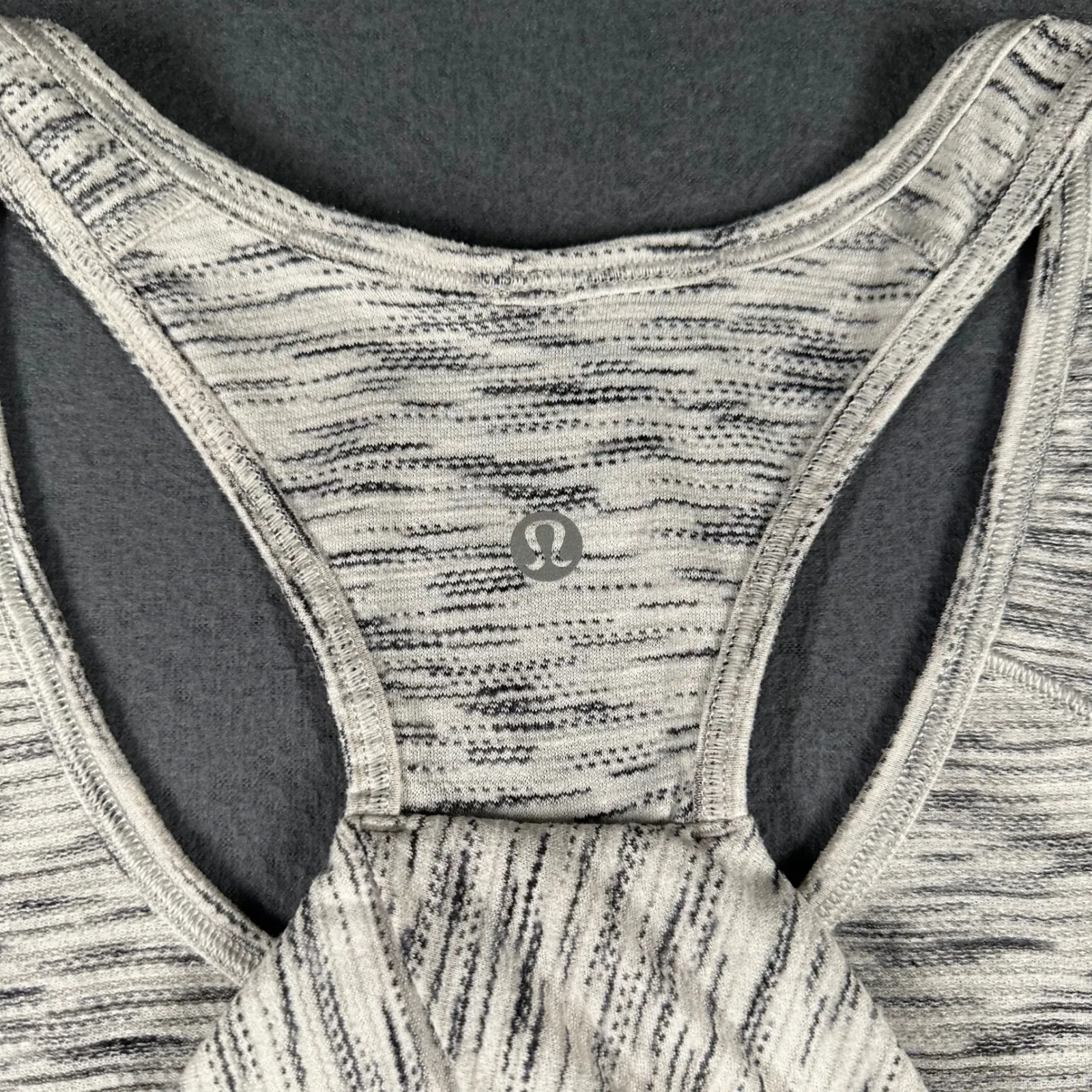 Lululemon Tank Top Womens 6* Racerback White Gray Striped Athletic Workout Gym - Image 7