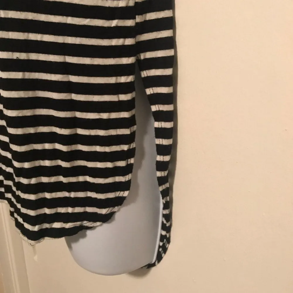 Black & White Striped High Low Split Seam Pocket Tee - Image 3