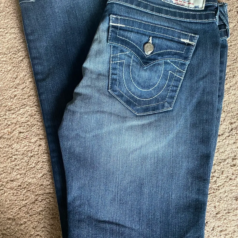 Low Rise 5 Pocket Jeans Size 28 EUC - Image 3