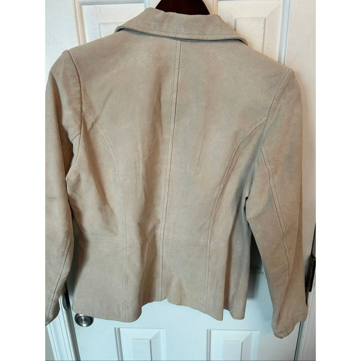 Relativity tan suede/leather jacket size small - Image 4
