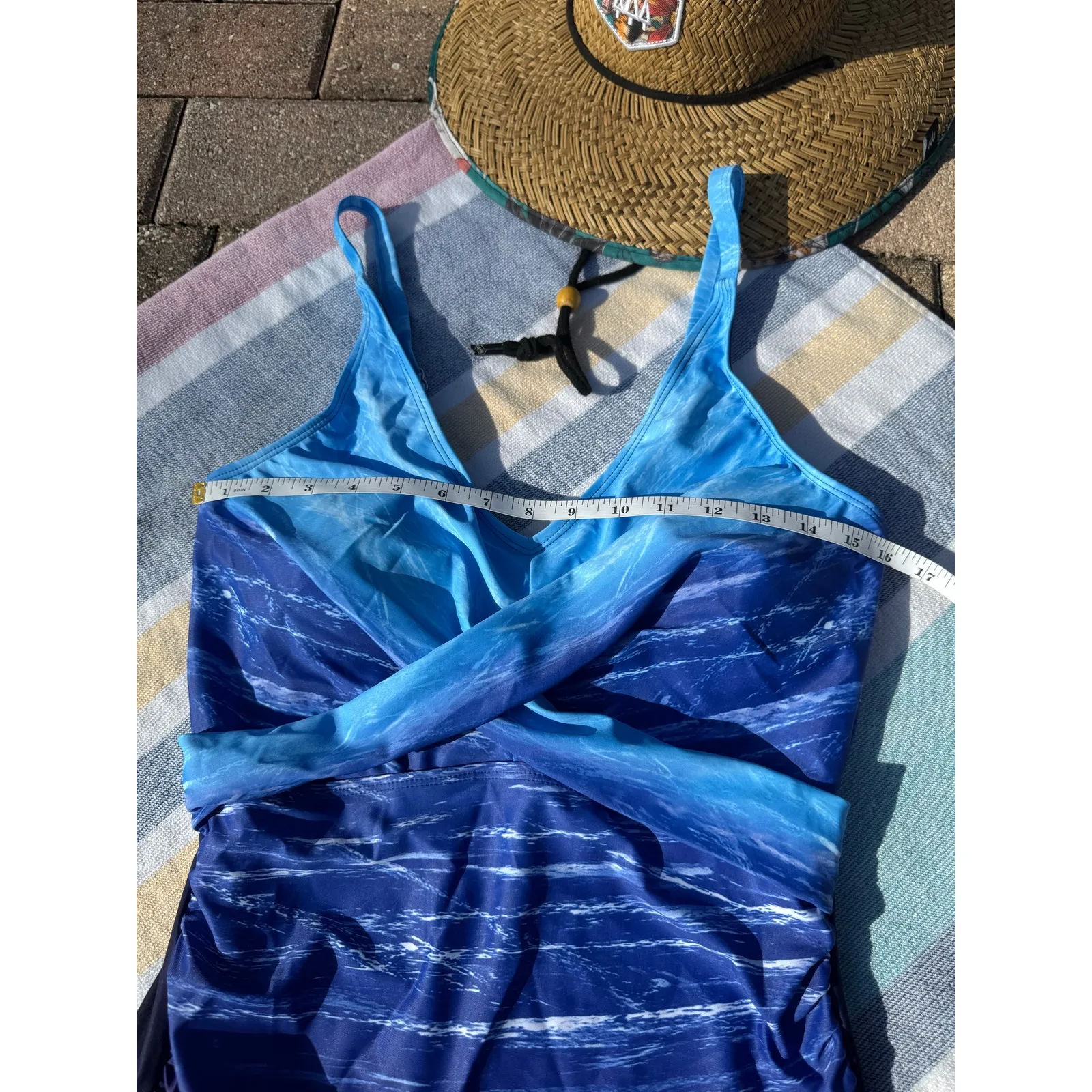 One Piece Swimsuit L Blue Ocean Ombre Crossover Front NWOT Adjustable Straps Size L - Image 4