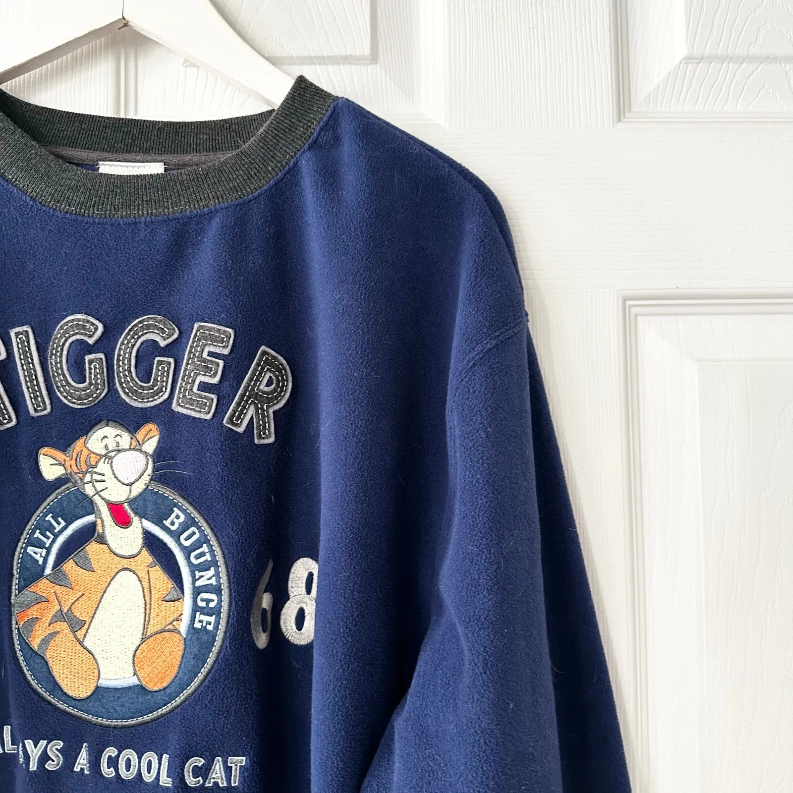 Disney Store Vintage Y2K Blue Fleece Tigger Always A Cool Cat Sweatshirt Large - Image 4