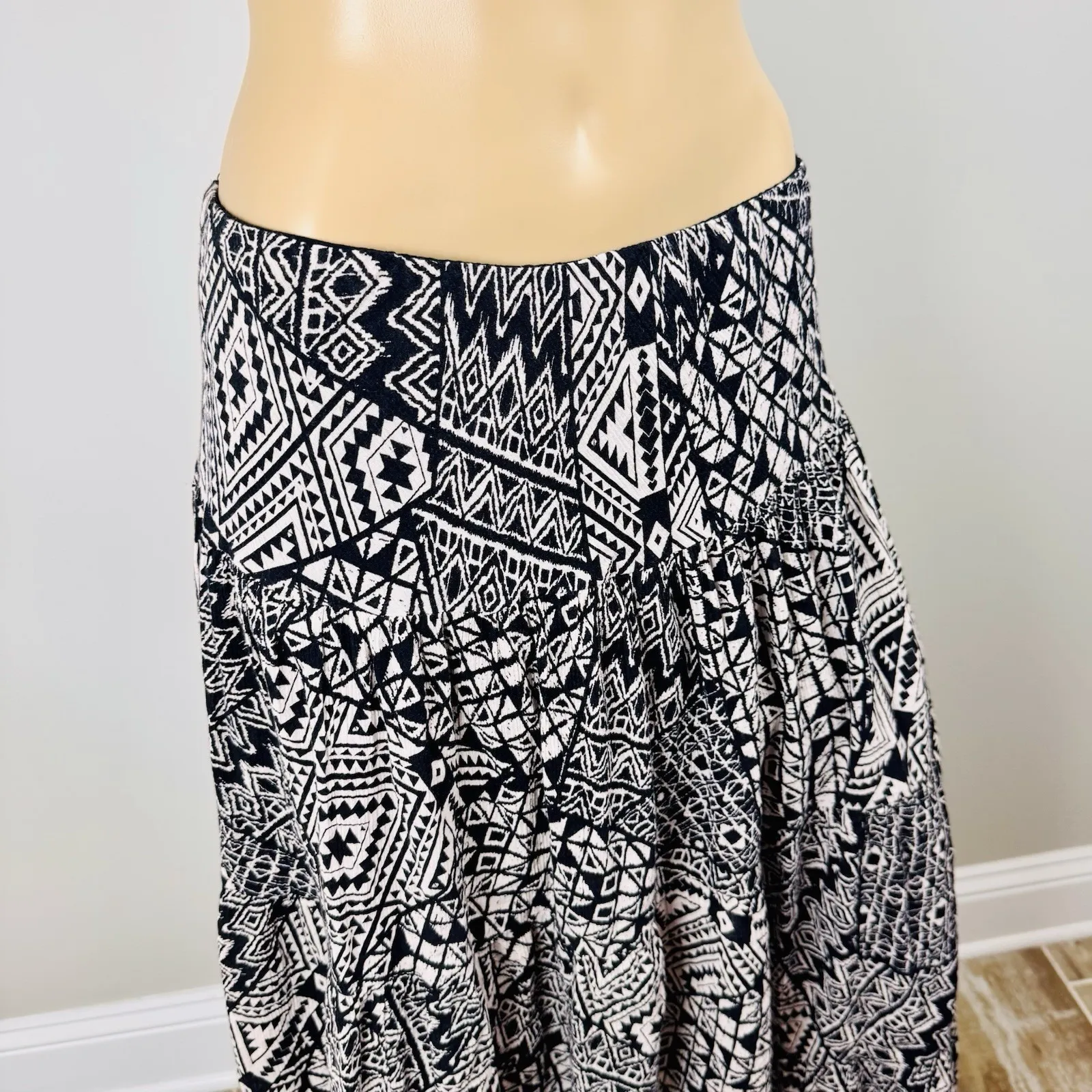 Chaps Women's Maxi Skirt Sz M Geometric‎ Print Black & White - Image 2