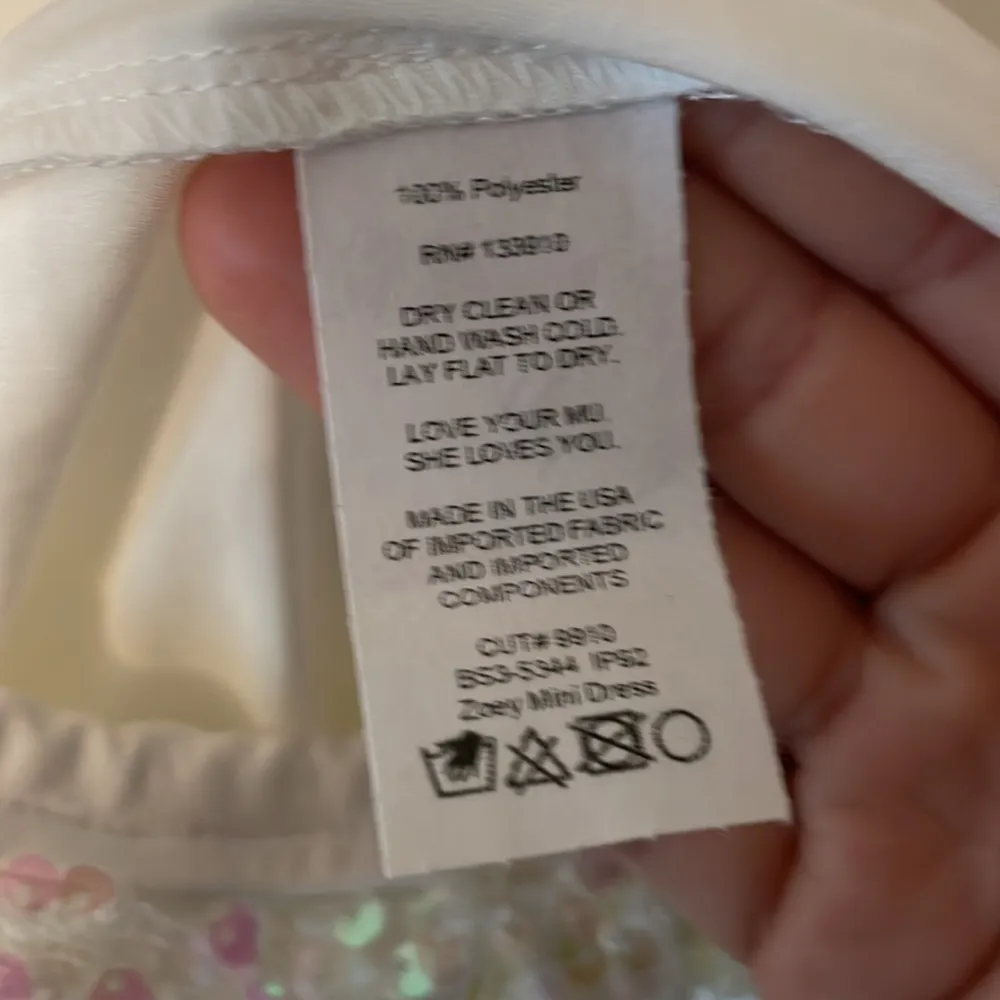 NWT Show Me Your Mumu Zoey Mini Dress
Sparkling White Sequin Dress Size Small - Image 8