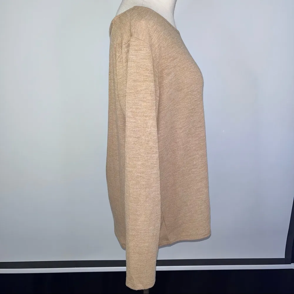 YELETE Camel Light Tan Open Back Lightweight Sweater Medium NWOT - Image 5