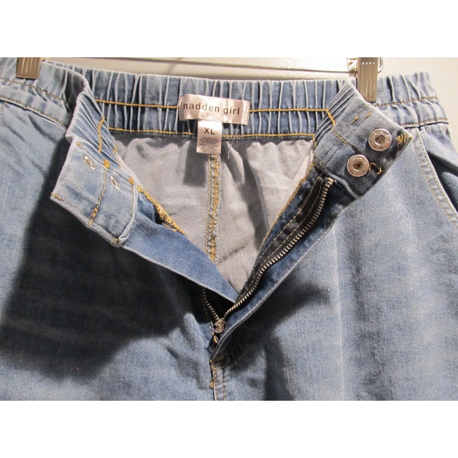Madden Girl Cargo Jogger Jeans Light Wash Size XL NWT Double Button Waist - Image 7