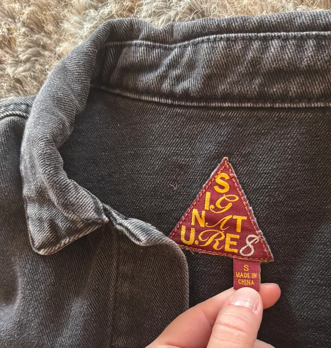 Distressed Cropped Black Denim Jacket - Image 3