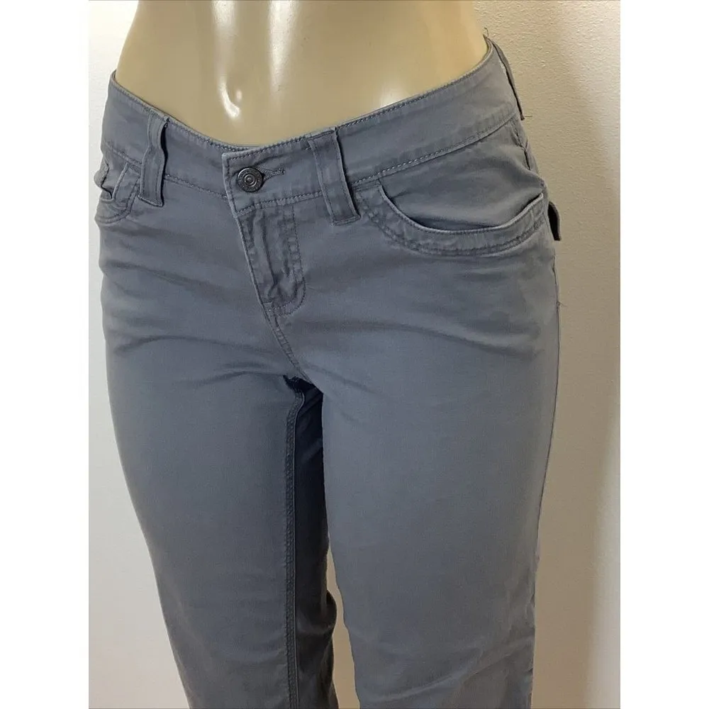 Sonoma Size 4 Modern Fit Grey Jean Capri W/Zippers On Bottom Of Legs. Preloved - Image 3