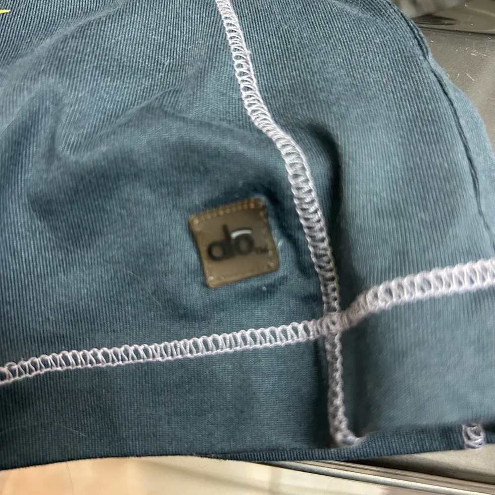 Alo Las Vegas Marathon T-Shirt women’s medium - Image 4