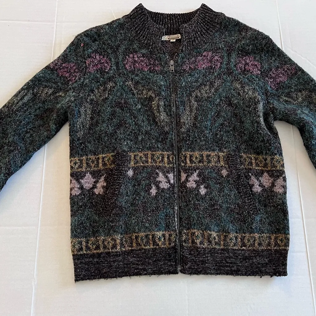 Gimmicks Women’s Sweater‎ - Image 4