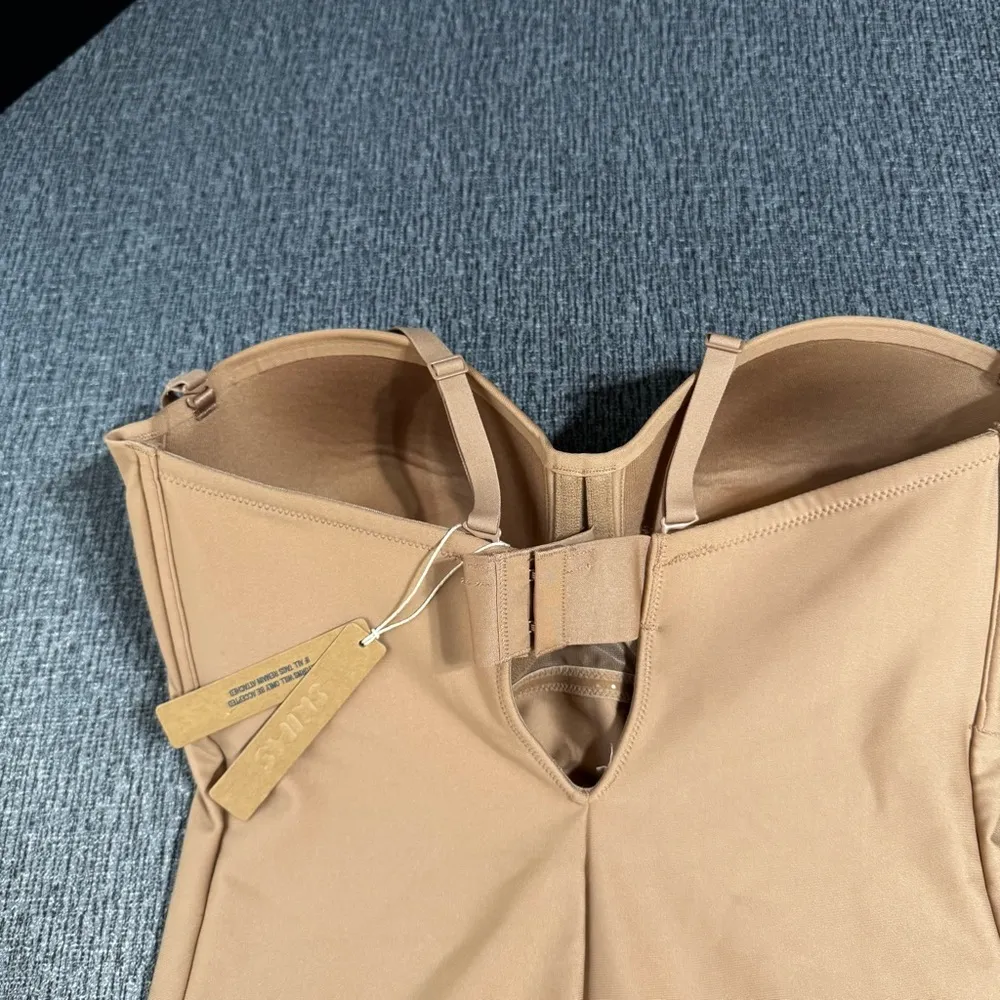Skims Body Molded Underwire Slip - Image 9