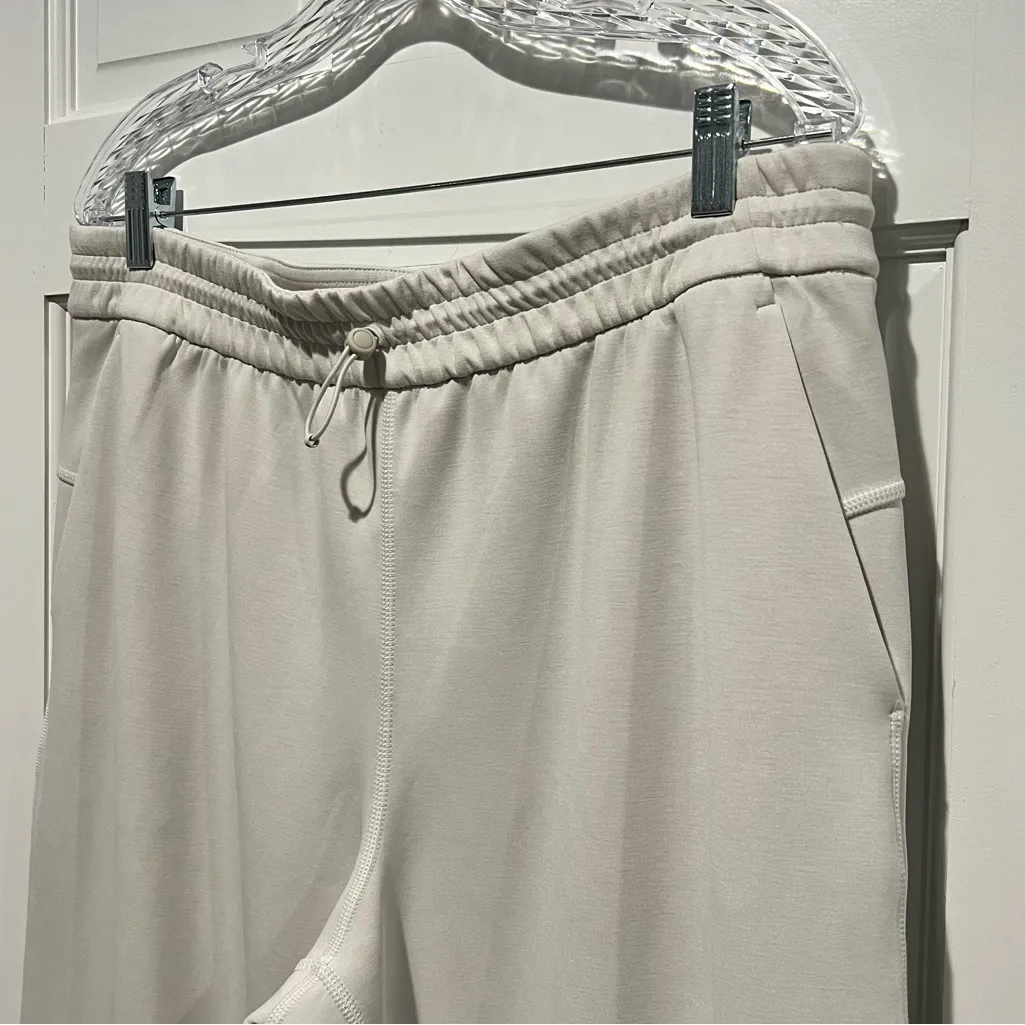 Lululemon Softstreme High Rise Pant Full Length
Bone Size 14 Wide Leg Neutral - Image 4