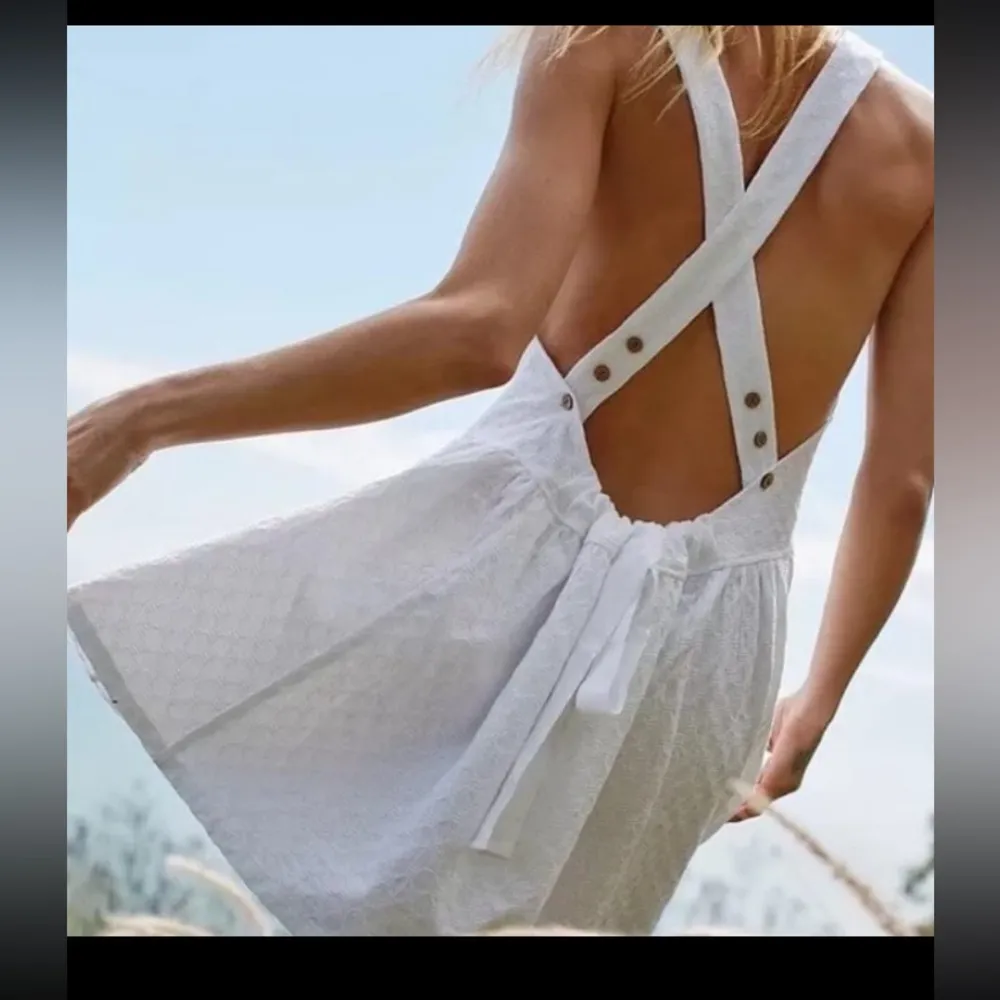 Free People free-est Va Va Volume Mini Dress in White. Size X-Small - Image 4