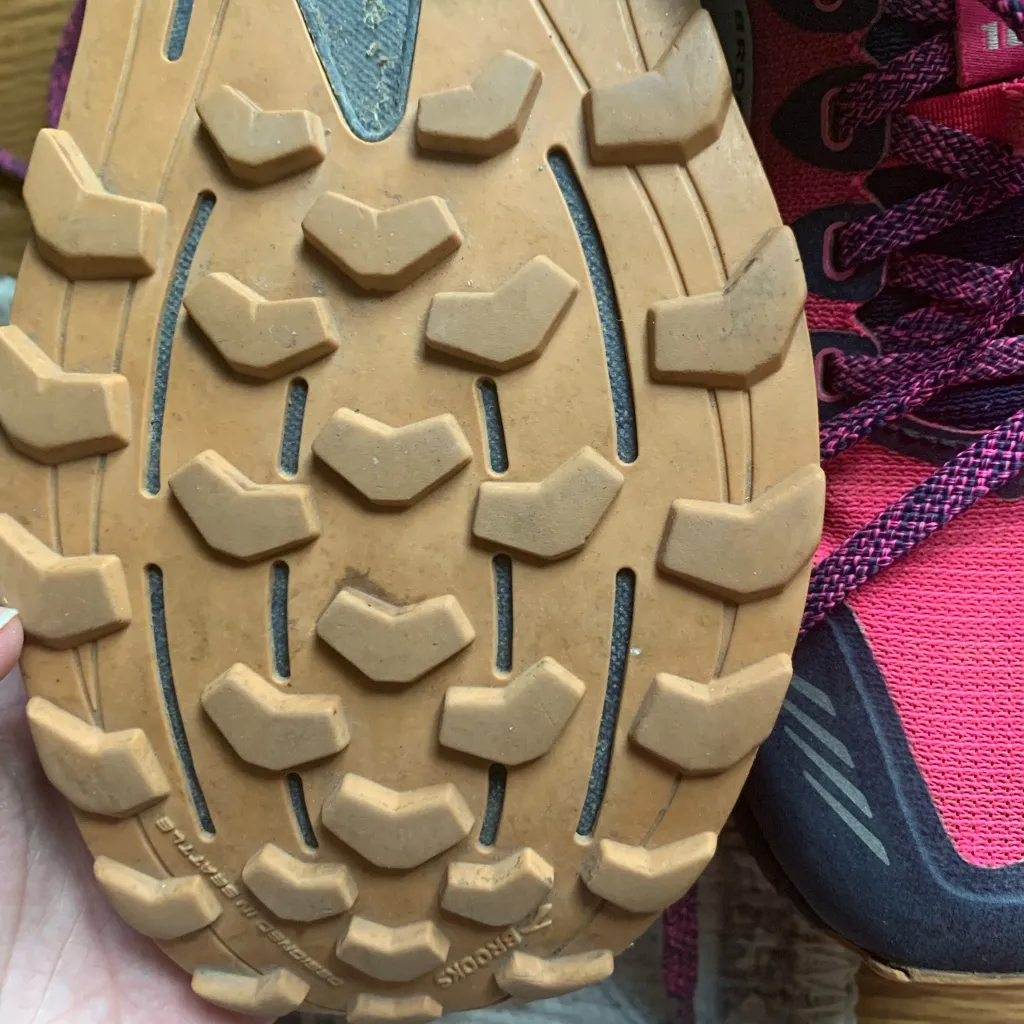 Brooks Sneaker Athletic Shoes Women Size 8.5 Pink Blue Footwear Casual - Image 4