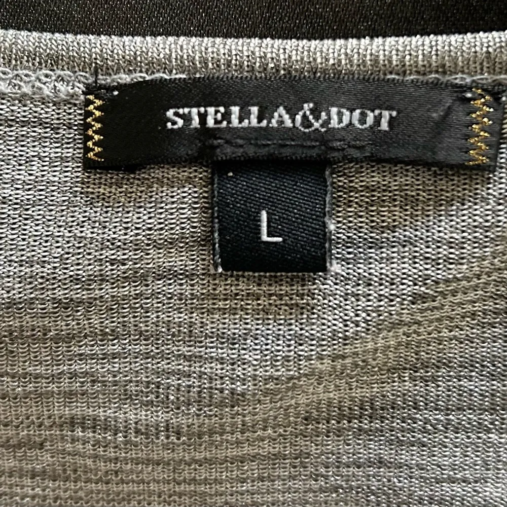 Stella&DotElegant,eye catching Silver and Black Sleeveless Top w/Shimmery Finish - Image 7