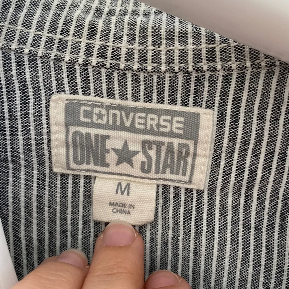 Converse men’s striped One Star striped button down top size medium - Image 3
