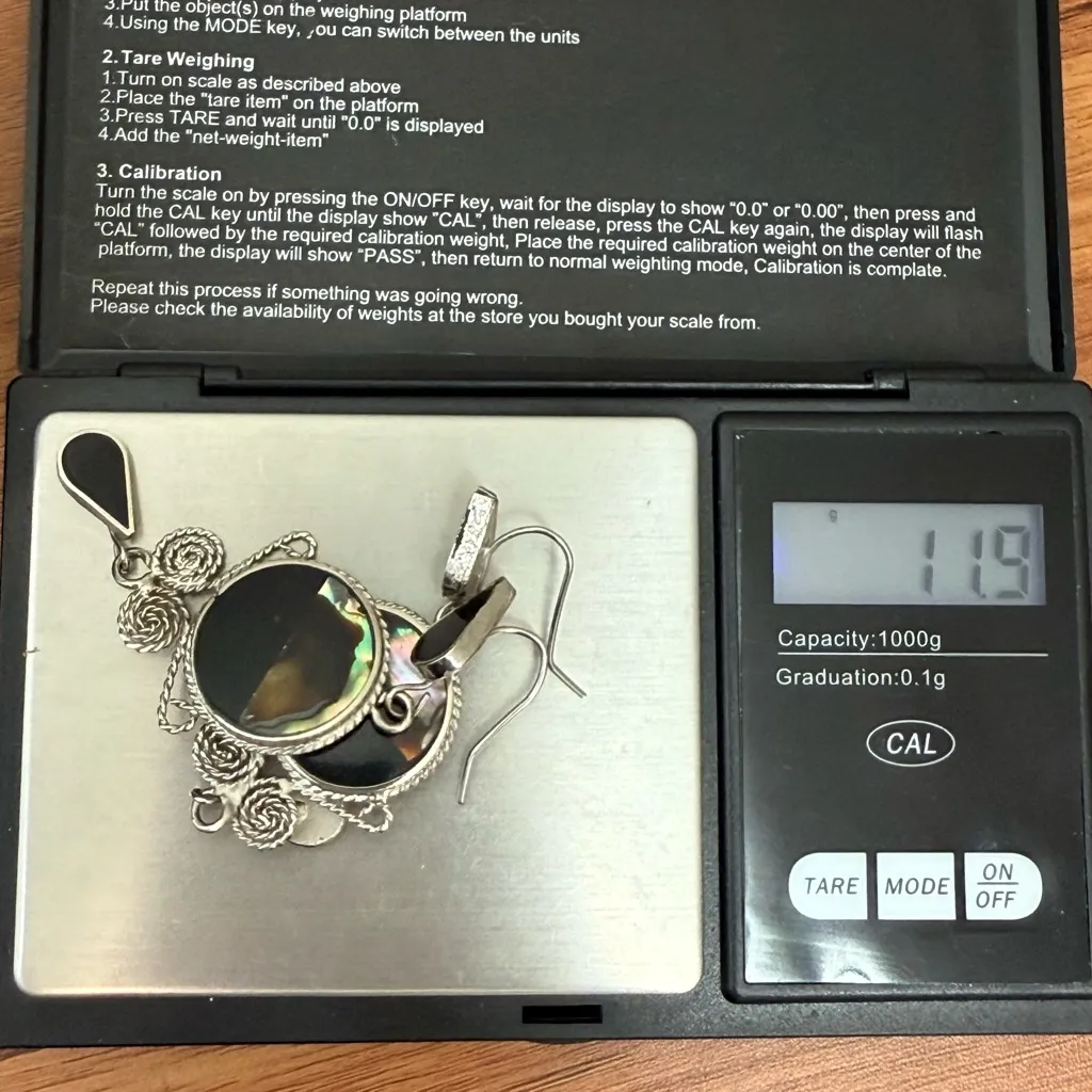 Vintage Unsigned Handcrafted Silver Abalone Shell Black Onyx Dangle Earrings - Image 7