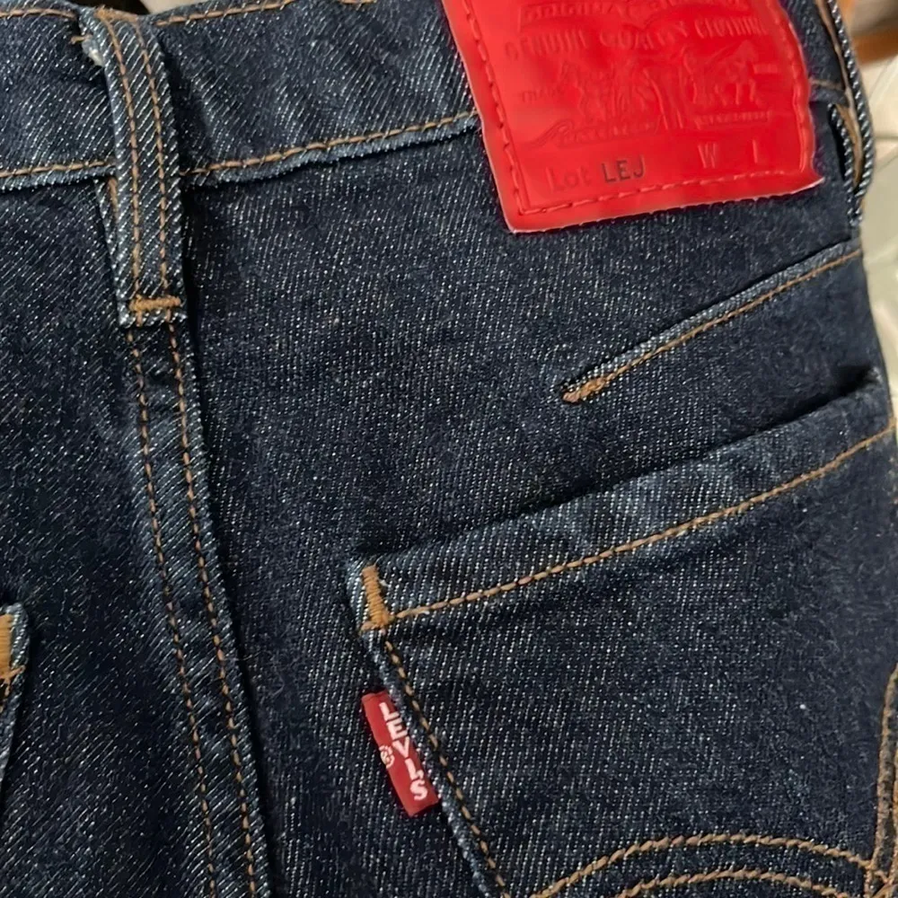 Levi’s Engineered Jeans - Dark Wash Cut-Off Shorts - W25 - Image 4