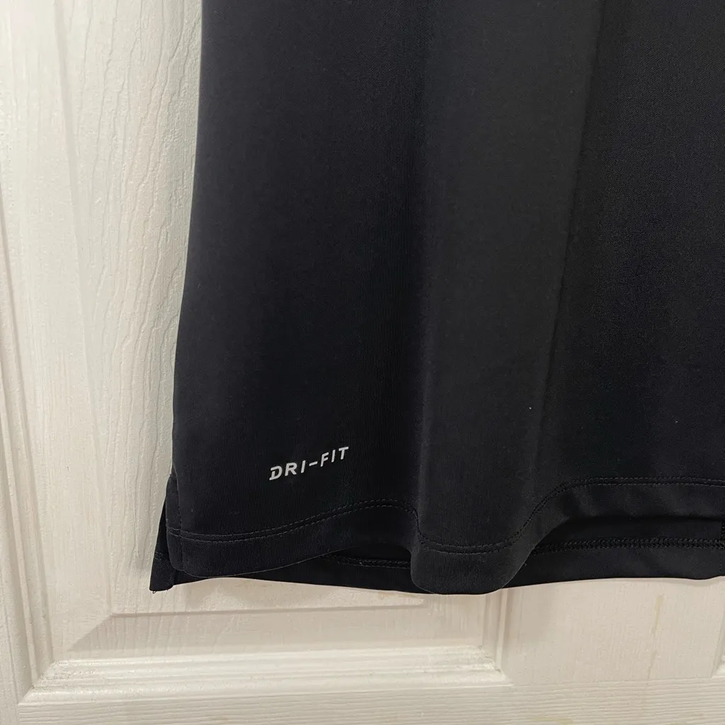 Nike DriFit Golf Polo Short Sleeve Large - Image 2