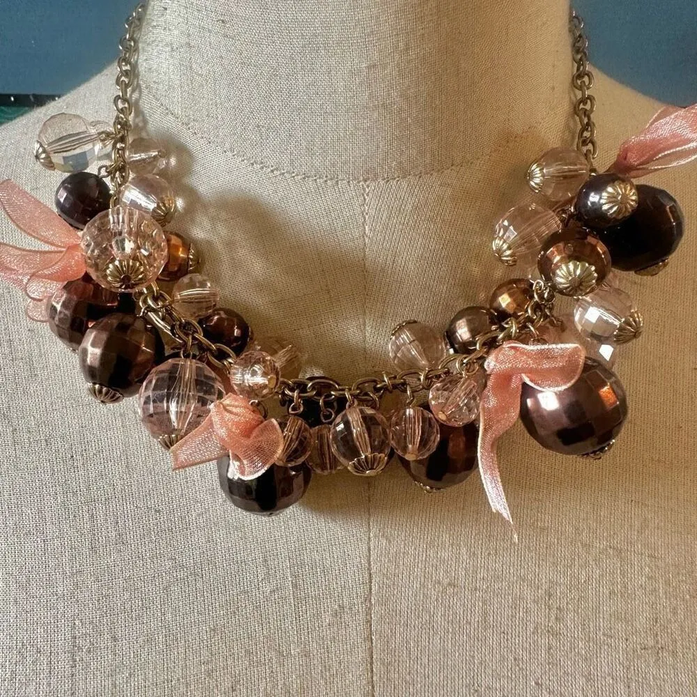 Pink cluster bow beaded necklace - Image 2