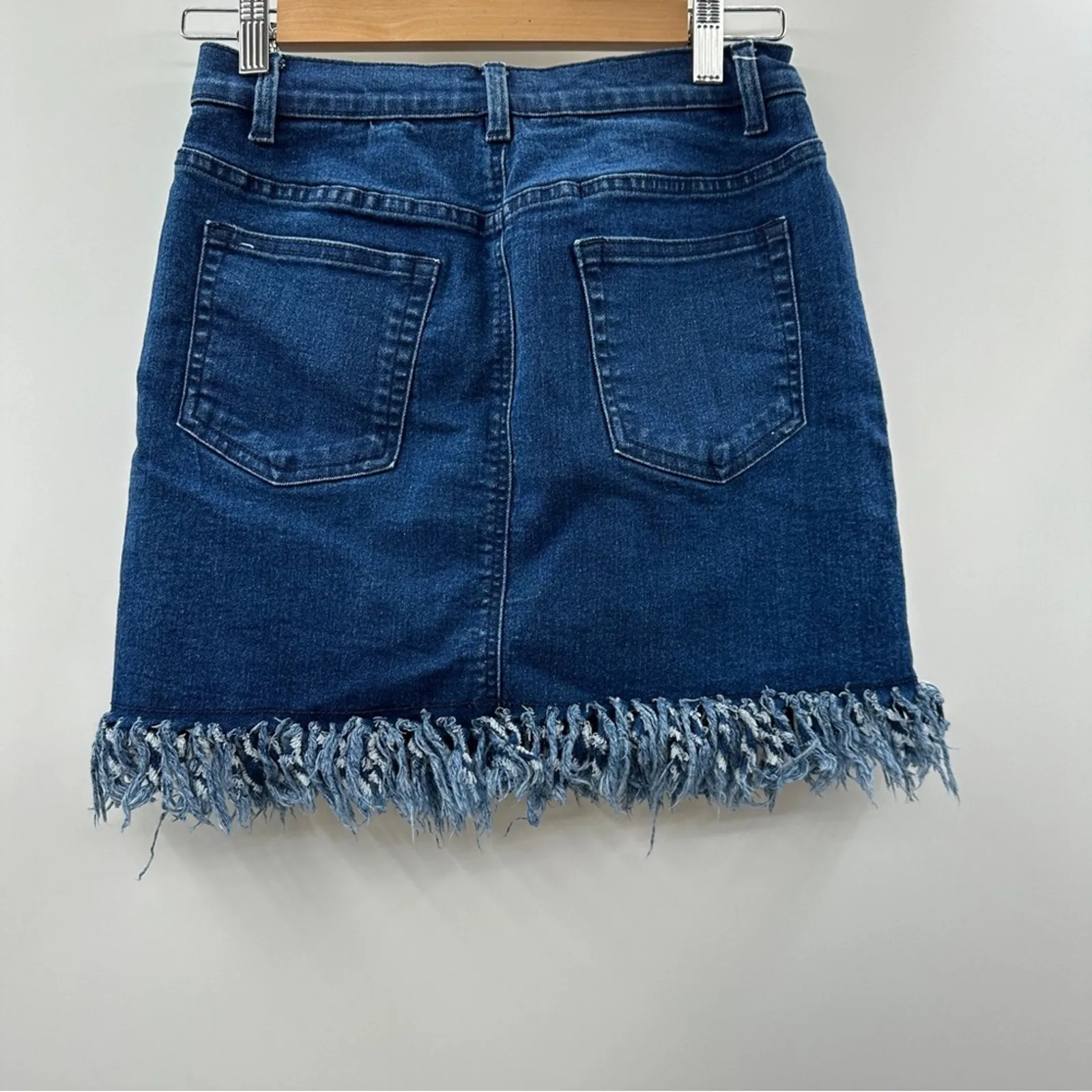 Venus Dark Wash Raw Fringe Hem High Waist A-Line Denim‎ Mini Skirt Size 4 - Image 2