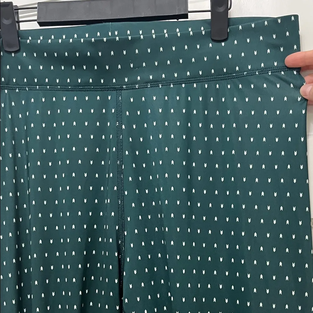 Lands' End Dark Emerald Green w/ Arrows Pattern Leggings - Image 5