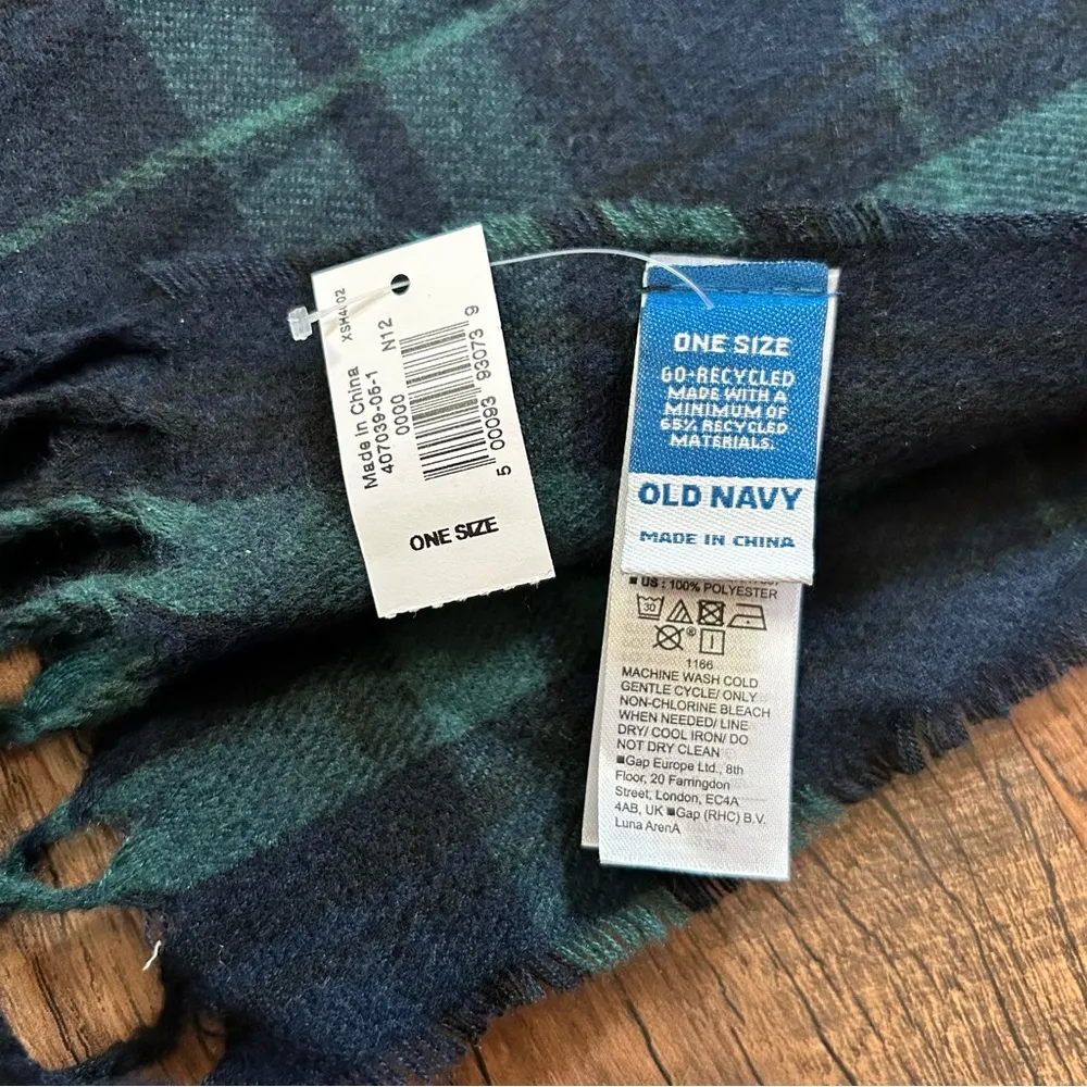 OLD NAVY flannel scarf, NWT - Image 5