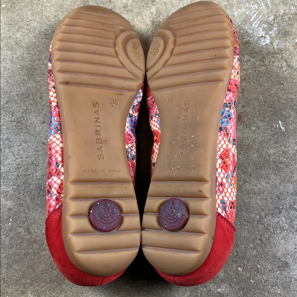 Sabrinas Red and Multicolor Floral Ballet Flats
Size: 38 (7.5 - Image 5