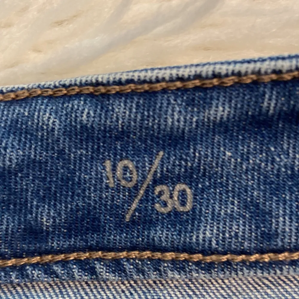 Liverpool Women's Blue Distressed Jeans size 10/30 brand new inseam 27” - Image 5