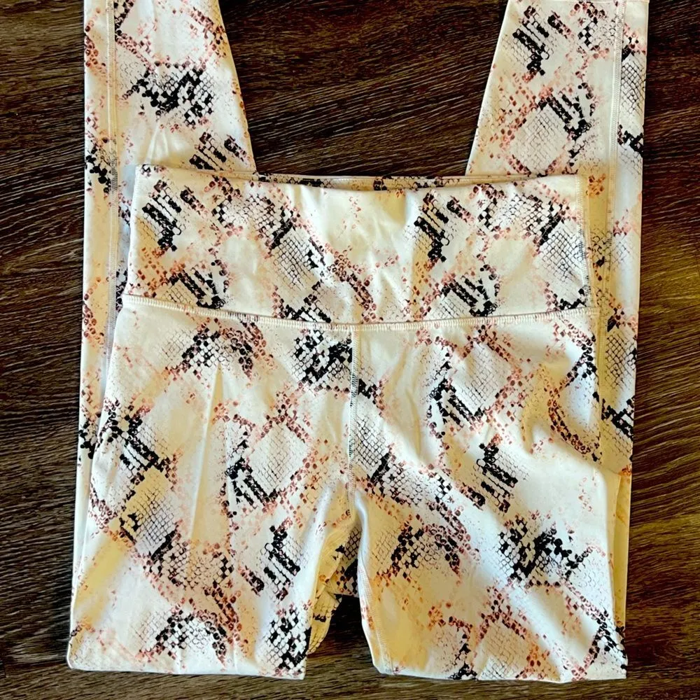 Fabletics High Waist Ultracool 7/8 Leggings Snake Print Stretch Activewear Small - Image 5