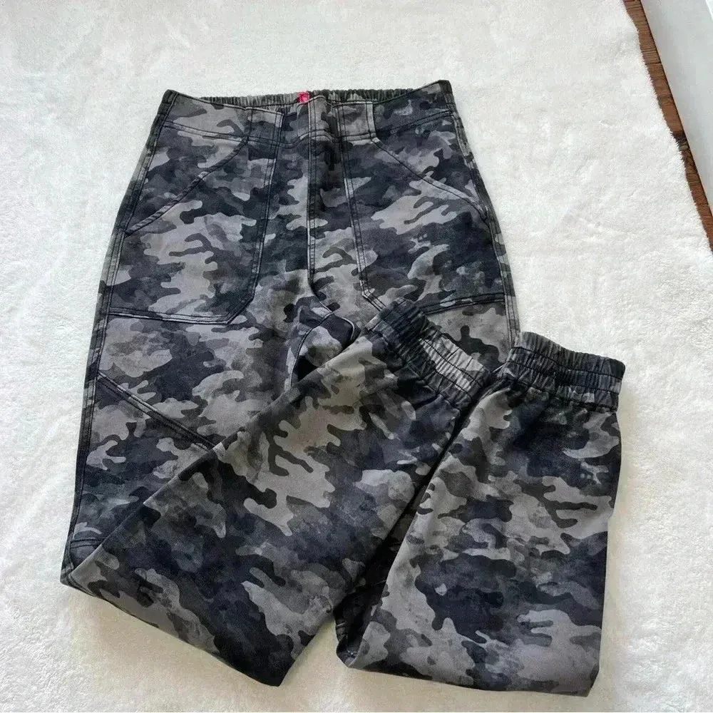Spanx Stretch Twill Cargo Jogger Blackwash Camo Medium - Image 3