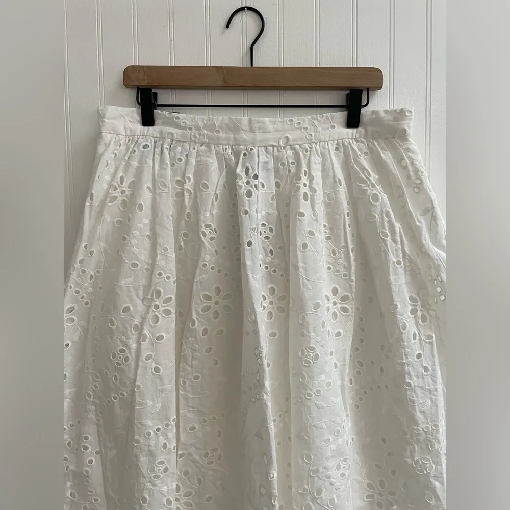 BANANA REPUBLIC Eyelet Maxi Skirt Floral Lined in New Off White Size LP NWT - Image 4