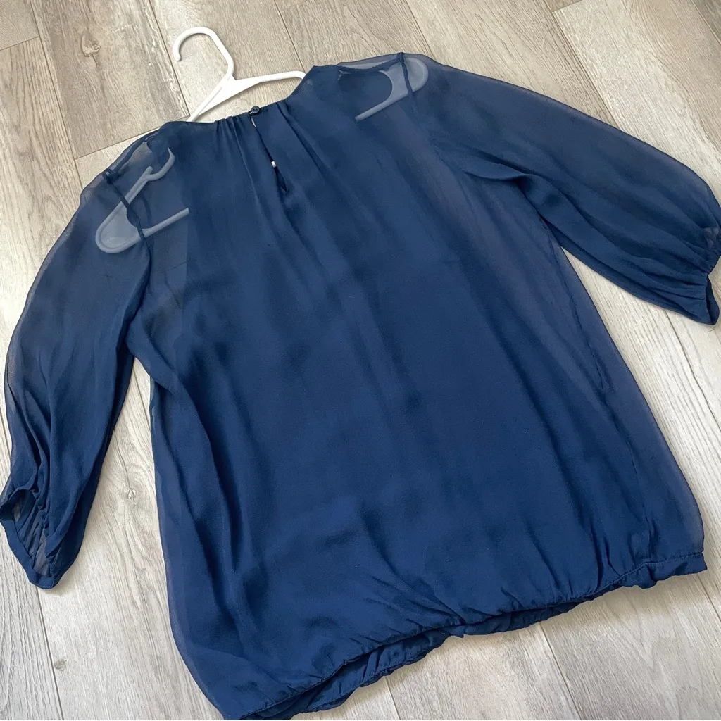 Vince Silk Blouse pleated sheer 3/4 sleeve womens Blue (small) contemporary work - Image 4